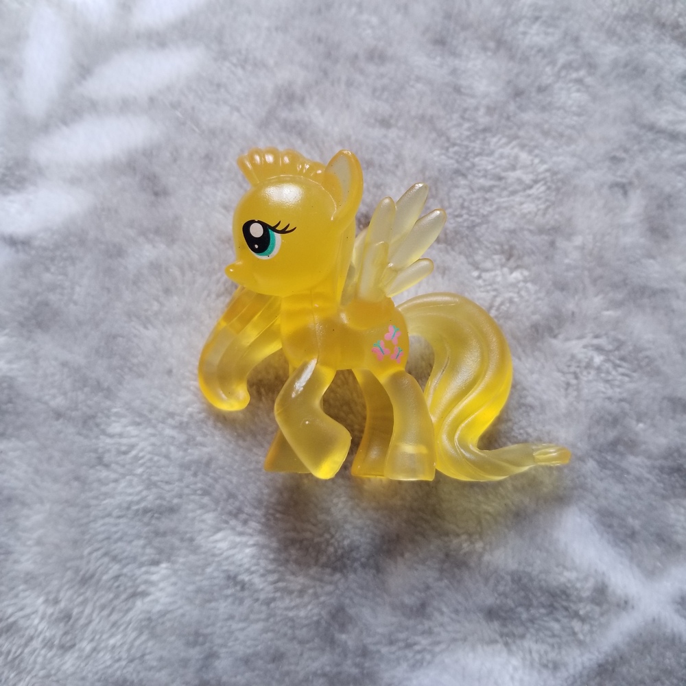 My Little Pony Figure Fluttershy Yellow Translucent MLP G4 Mini Figurine